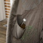 Gartenstuhl 2-Sitzer Papasansessel mit Faltbarem Korb und Kissen, Loungesessel für Balkon und Terrasse, Stahl in Sand, 126 x 75 x 142 cm – Bild 8